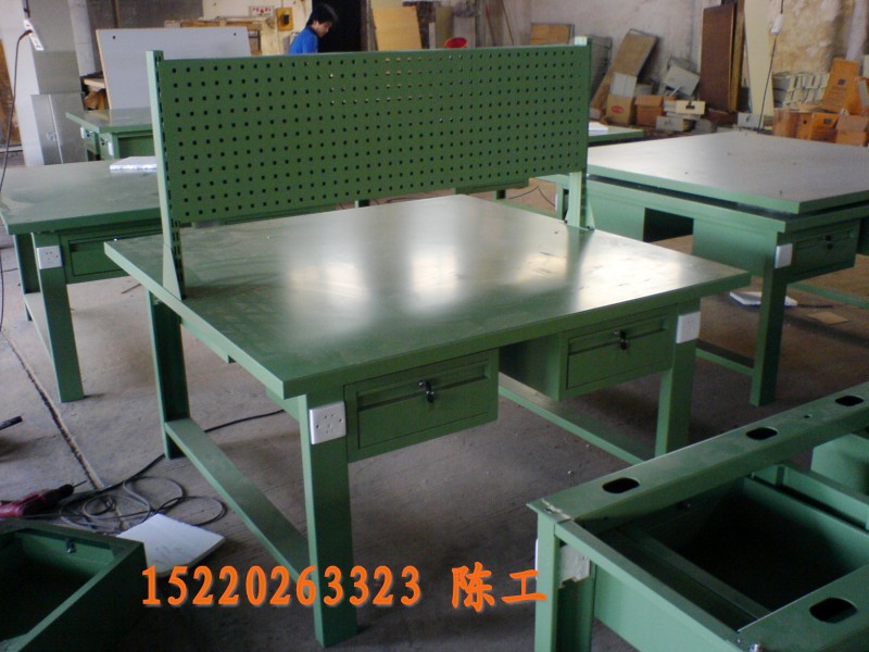 钳工工具桌，台虎钳工具桌，钢制工具桌，车间装配工具桌