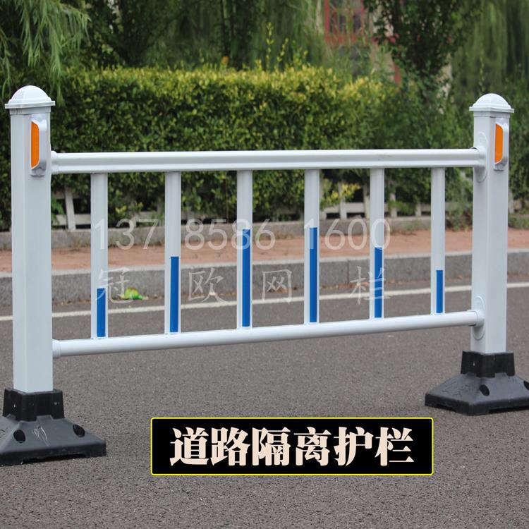 市政马路围栏护栏 马路中央隔离护栏 锌钢道路护栏厂家示例图8