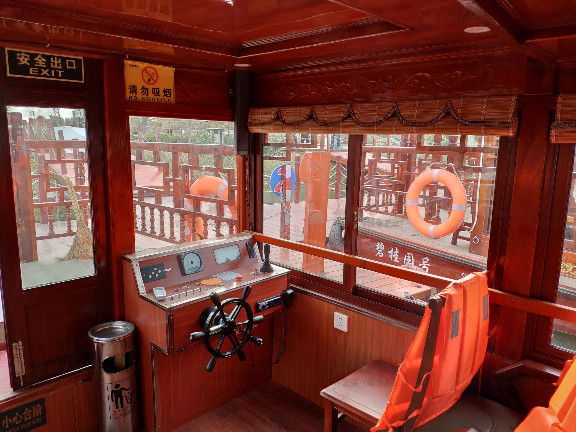 画舫船 厂家定制20人电动观光游船10米单层画舫木船出售 餐饮船示例图16