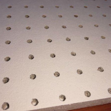 工程专用矿棉天花板规格信息  专用矿棉天花板生产销售    毛毛虫矿棉板型号    矿棉吸声板现货供应图片