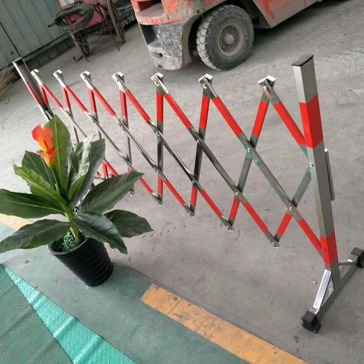 英威不锈钢片式护栏 反光条片式移动护栏 WL-YW安全护栏厂家