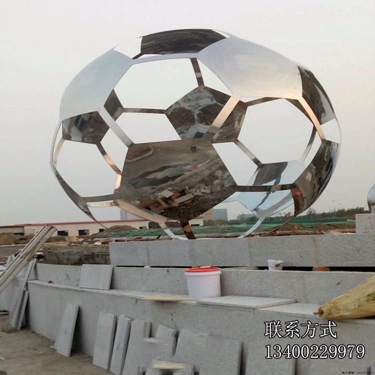 不锈钢雕塑 大型镂空足球雕塑 广场景观小品雕塑 怪工匠