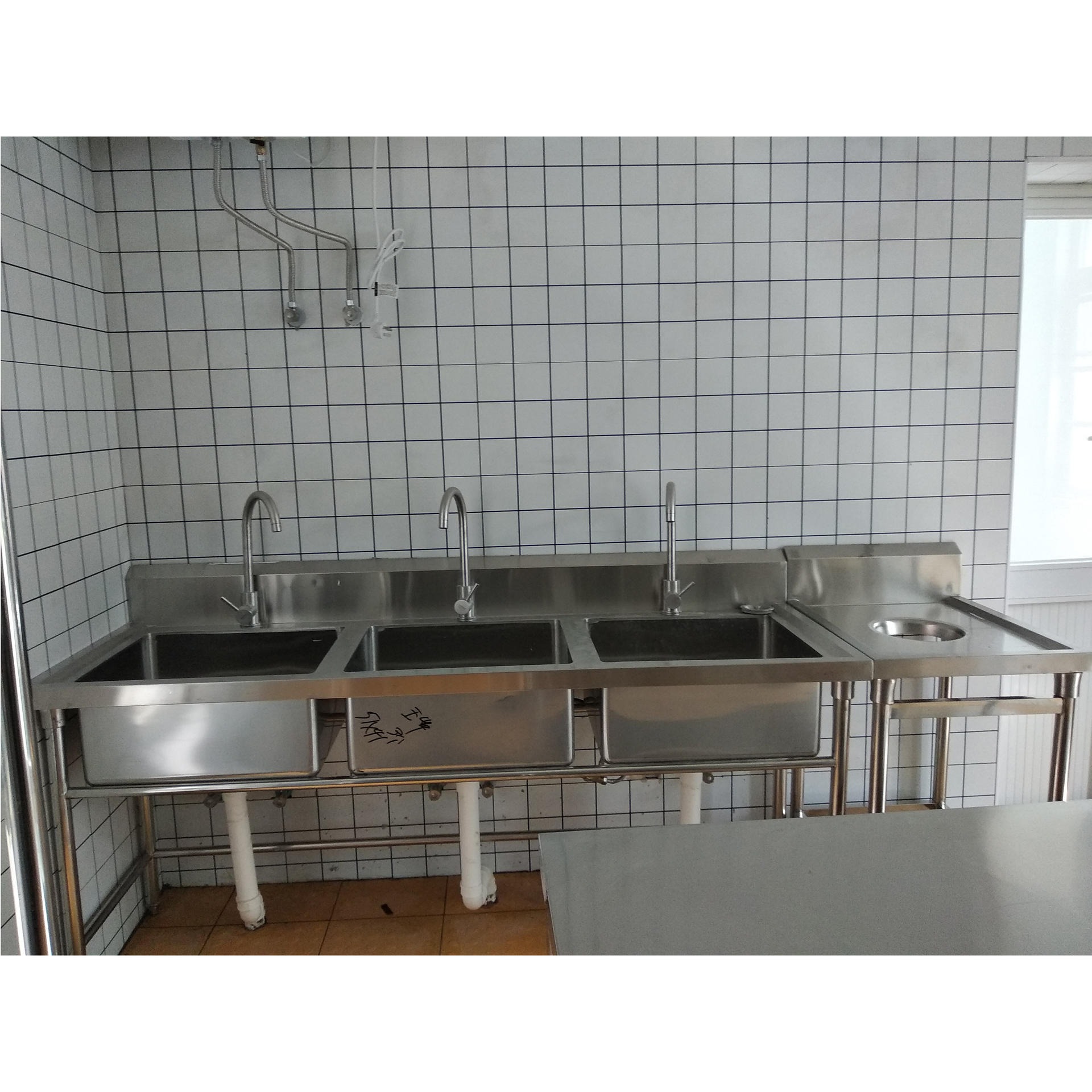 上海厨房设备厂家定做不锈钢三眼水池 不锈钢厨房设备 不锈钢水池 牢固耐用