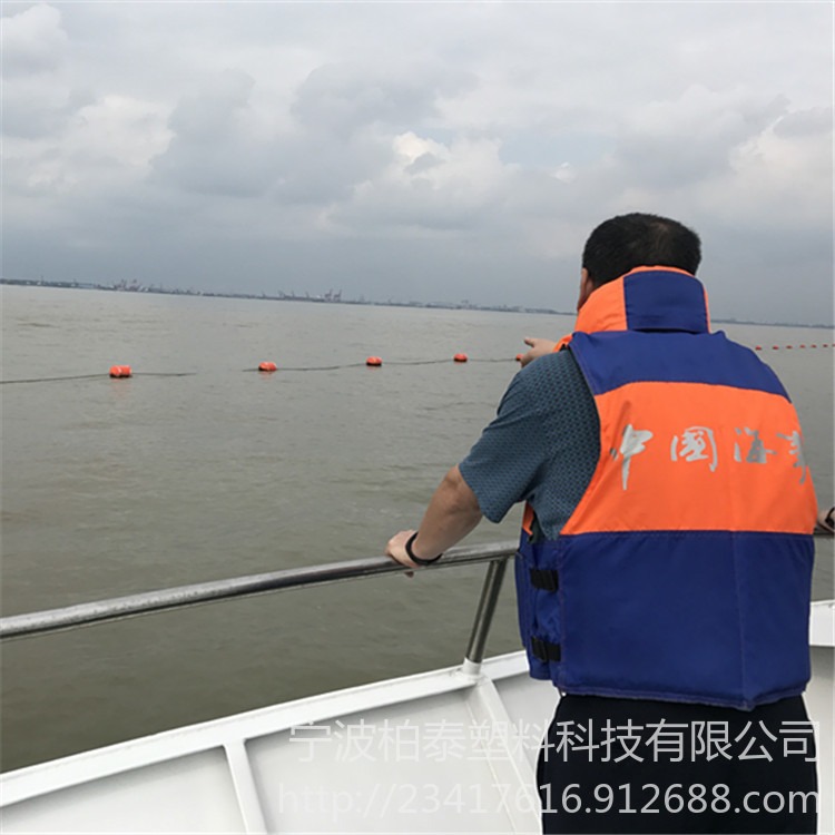长江航道建筑物整治抬缆浮 南通大桥警示浮标塑料浮筒图片