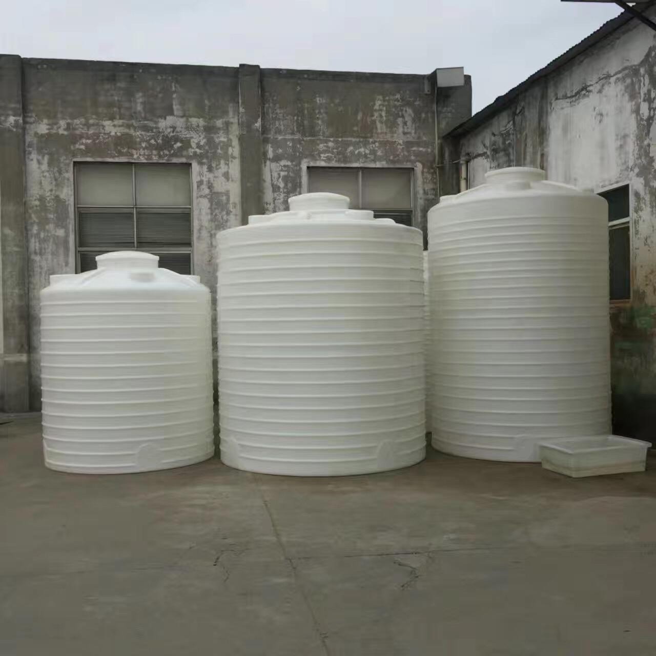 雅格10吨塑料桶PE桶水箱现货 2吨水塔3吨塑料储罐5000升园林水箱