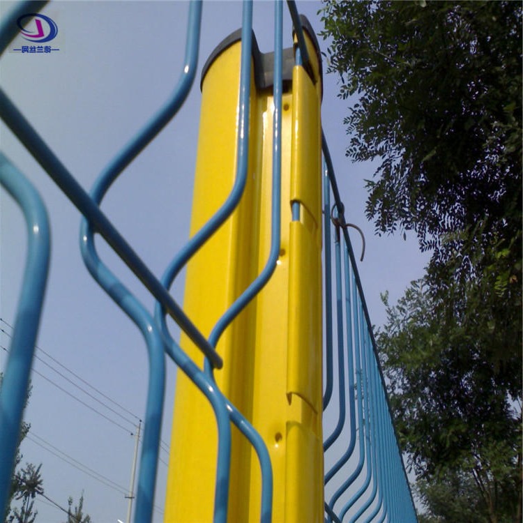 德兰厂家批发450丝小区围栏网 工厂护栏网 桃型柱工厂小区围栏网