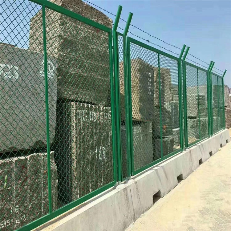 德兰批发浸塑框架护栏网 绿色机场框架护栏网 防攀爬围栏网厂家