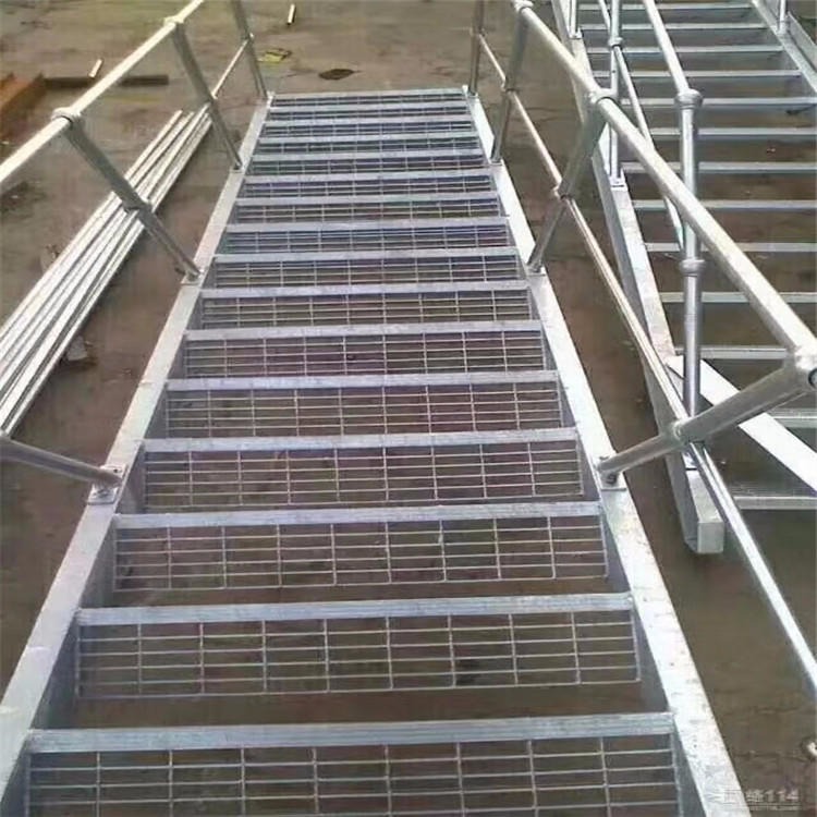 鼎佳-厂家直销 爬梯网格板 冷镀锌钢格踏步板 镀锌爬梯踏步板 热镀爬梯网格板 T4踏步板