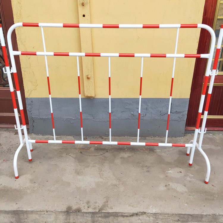 英威铁马栏栅  组装铁质安全围栏 1.5米-TM施工护栏批发厂家图片