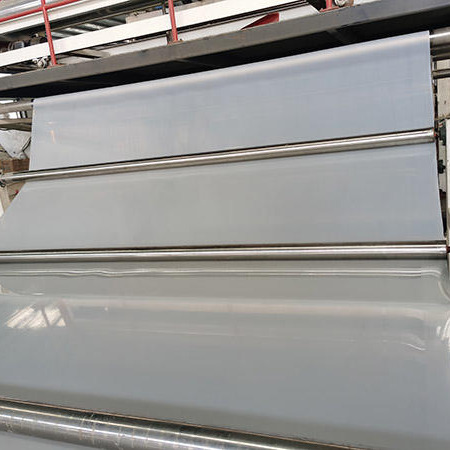 地铁隧道用防水板 EVA防水板 吊带防水板 自粘防水板厚度1.5mm、2.0mm 宽度2.0-3.0m  路易达厂家生产图片