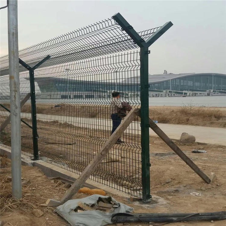 机场护栏网 机场围栏网 Y型立柱绿色围栏