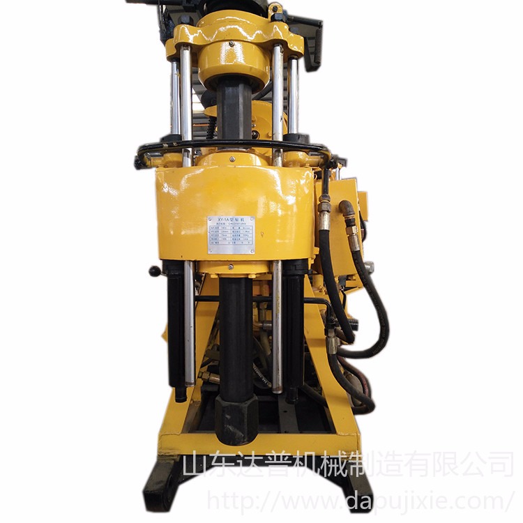 HZ-200GT型   小型轮式水井钻机  轮式风动水井钻机 液压立轴回转式钻机 液压打井机   橡胶履带钻机图片