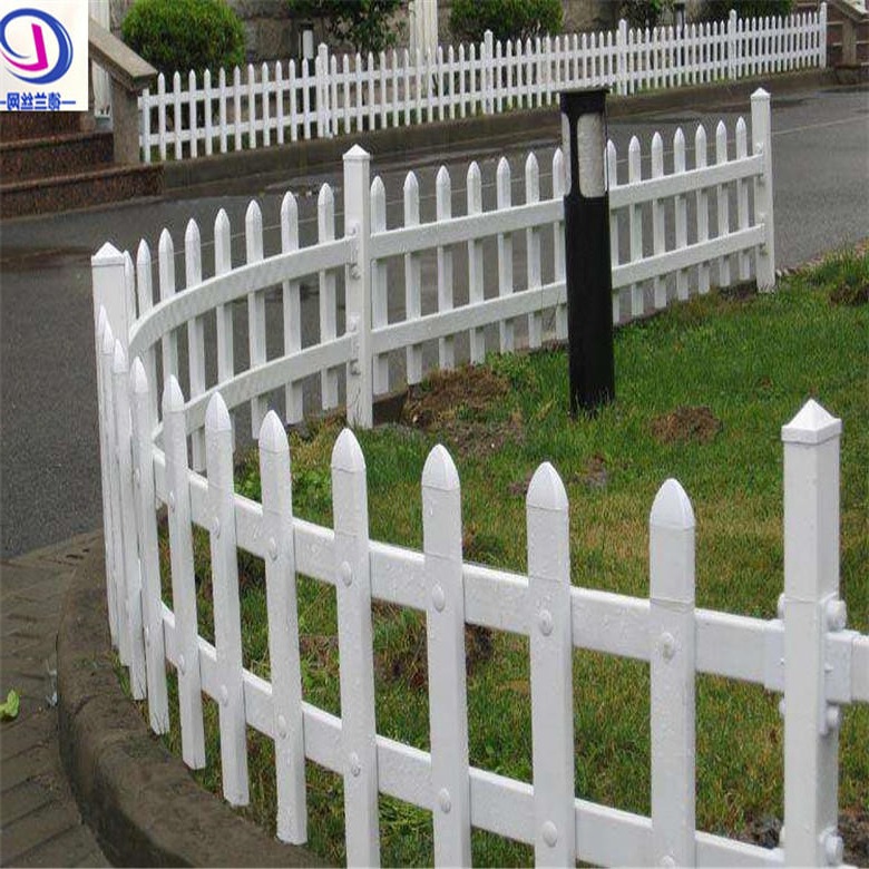 现货批发 PVC草坪护栏 白色塑钢草坪护栏 德兰花园草坪塑料围栏