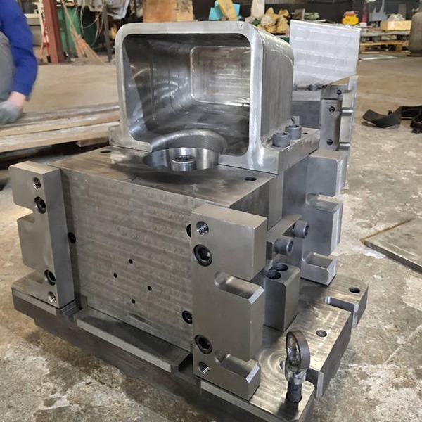 重力铸造模具 重力抽芯模具 金属钢模 重力浇注机模具 15年铸造厂家