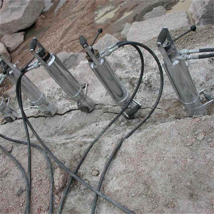 内蒙古包头液压岩石分裂机 矿山隧道开采电动破石机 混凝土破碎劈裂机图片