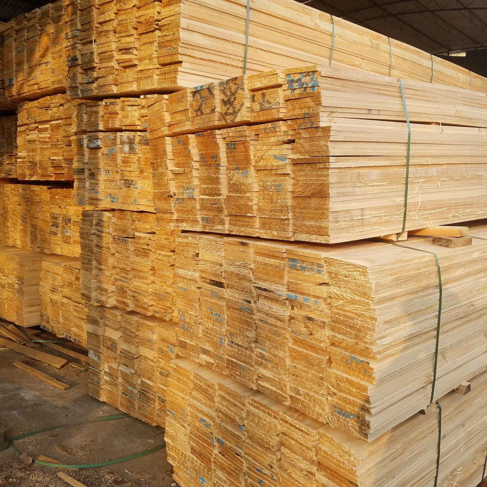 邦皓木材厂批发 松实木木板 木方 精品加工各种尺寸