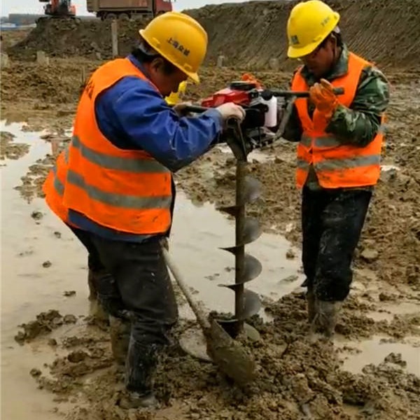 桩孔清理机泥土方式 带架子的管桩取土机省力 清桩机