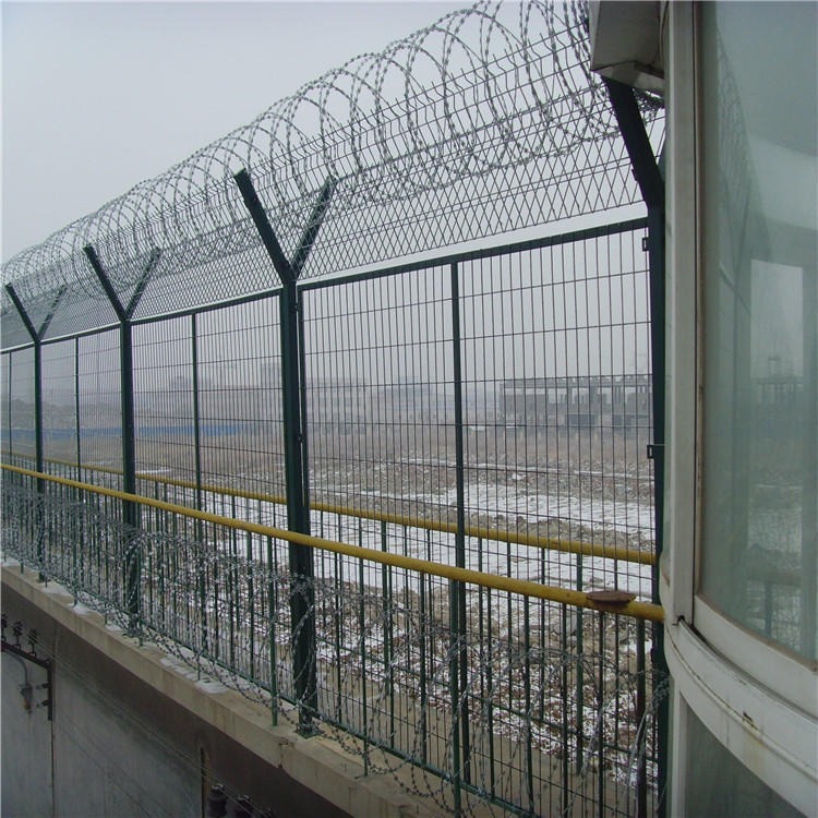 安平百瑞供应机场围栏防御网 监狱刀片刺网围栏 开发区安全隔离防护围栏图片