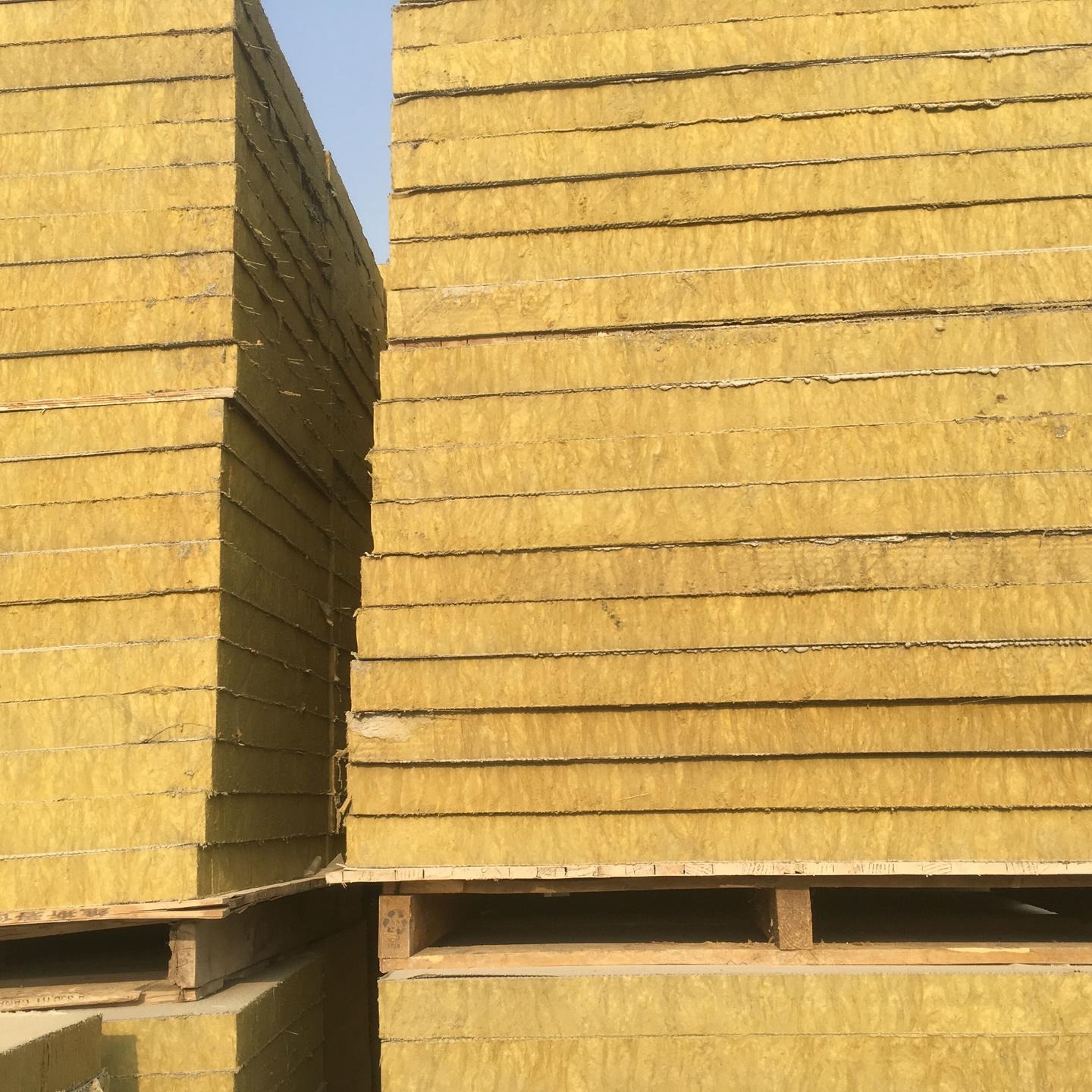 厂家直销外墙砂浆岩棉复合板 竖丝增强型岩棉复合板 钢网岩棉复合板 网格布岩棉复合板 岩棉复合板价格
