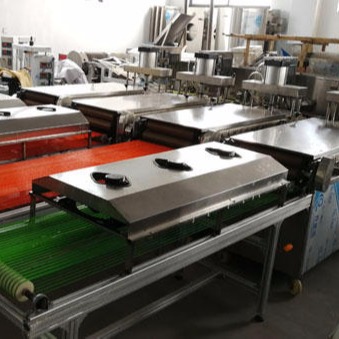 烤鸭饼机厂家 家用烤鸭饼机设备 万年红烤鸭饼机规格 TL200型烤鸭饼机效率