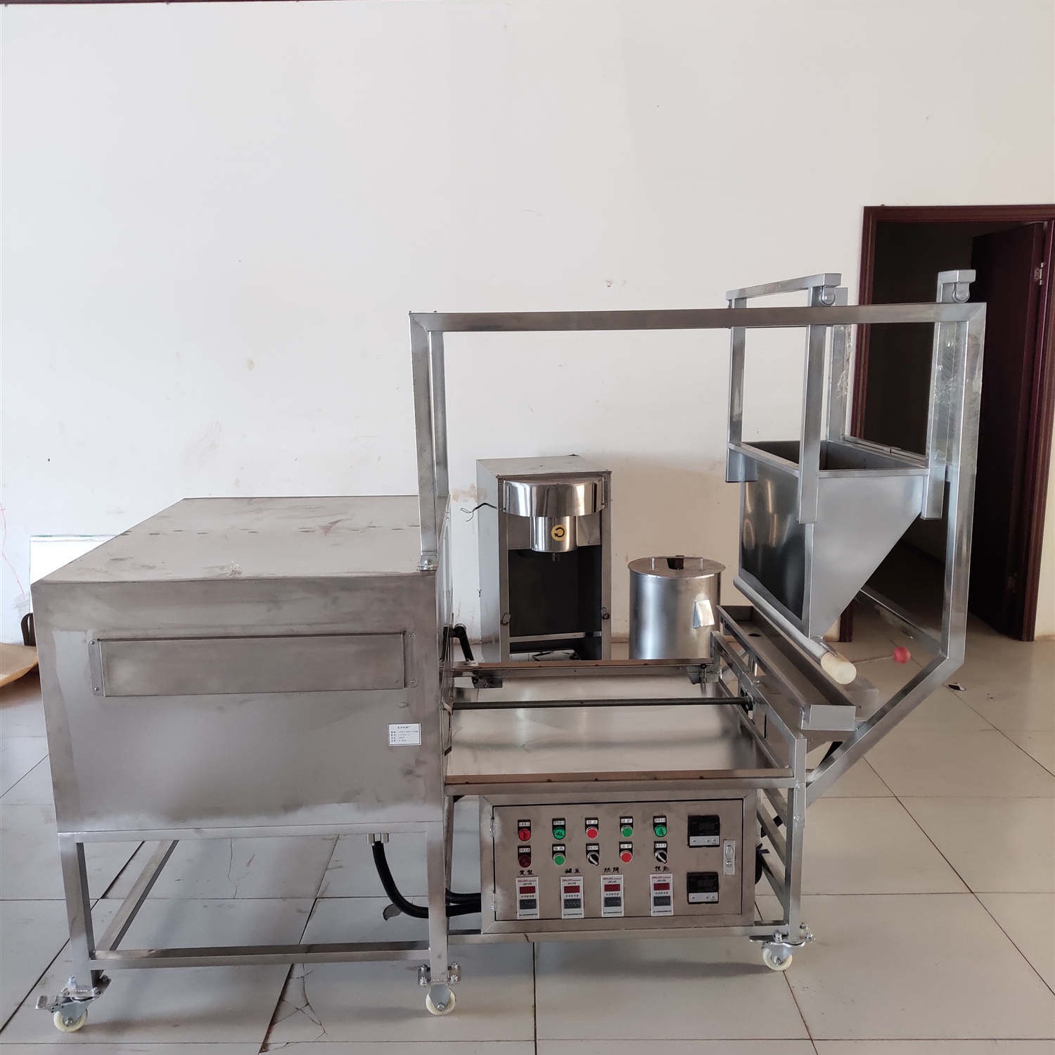 食品烘焙设备邢台亚兴YX190-II型智能槽子糕机器