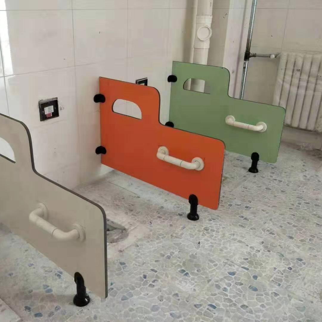 幼儿园公共卫生间隔断 学校厕所隔断板 不锈钢卫生间配件 铝板   浙江公共厕所隔断 万维