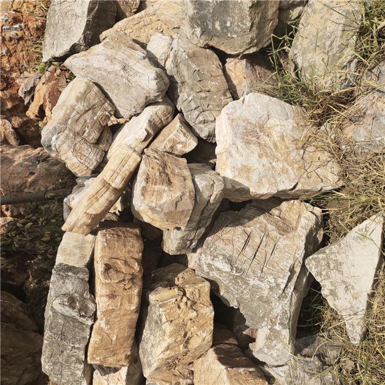中福石业 万吨龟纹石假山石材 鱼池假山 假山设计制作 千层石假山石材批发