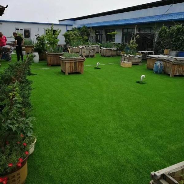 人工草坪仿真幼儿园工程围挡塑地毯绿色人造草皮阳台装饰仿真草坪