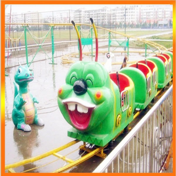 果虫滑车儿童游乐设备 青虫滑车 郑州大洋专业生产轨道果虫滑车图片