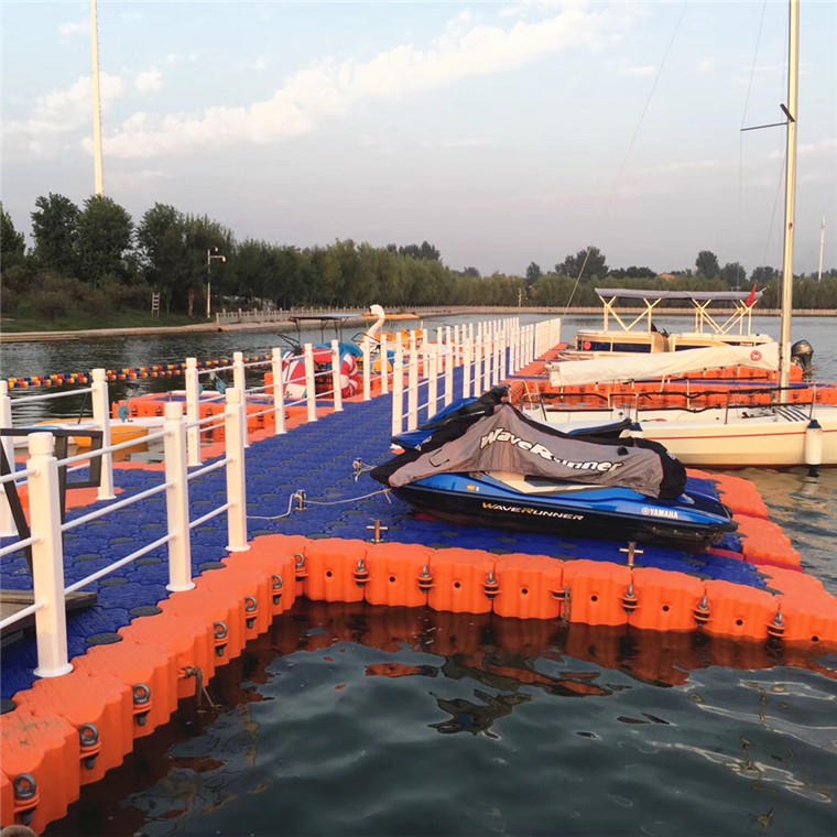 一体成型水上浮筒平台 游艇码头浮箱 组合式浮桥