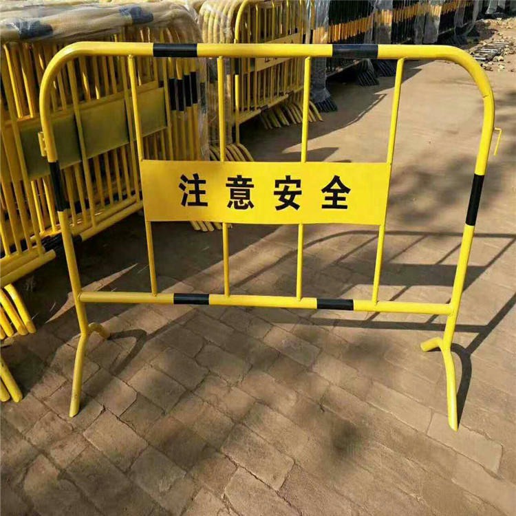 中峰丝网厂家定做道路临时护栏 交通隔离珊 可移动护栏