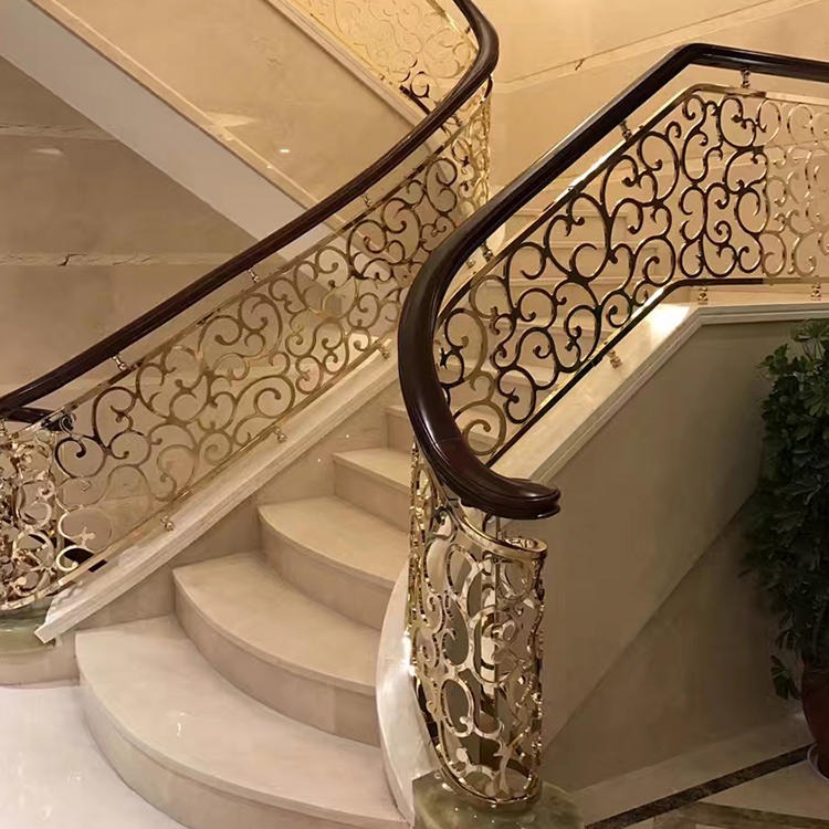 合山不同铜艺楼梯设计 别墅楼梯扶手有不同的设计元素