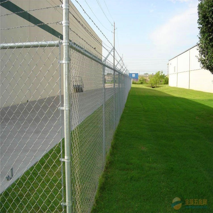 迅鹰热镀锌丝球场围栏网   笼式全封闭篮球场隔离网   包胶排球场防护网