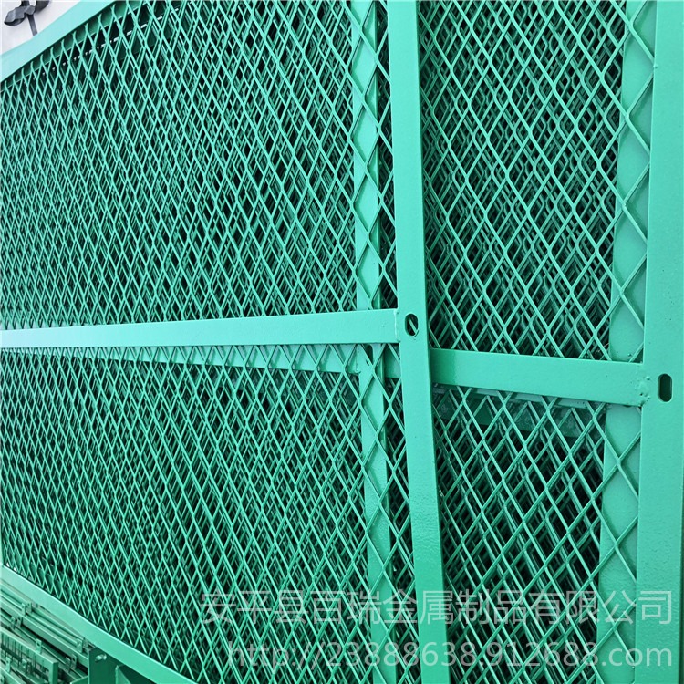 绿色焊接网隔离栅 公路护栏网厂家 钢板网道路围挡