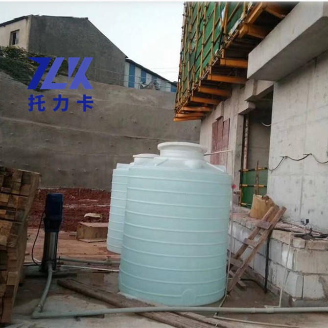 通江县PE塑料水箱 液体储存排污塑料水塔具有耐高温耐冷冻