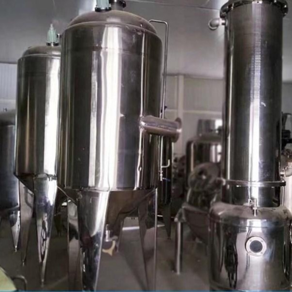 回收一批制药设备  500浓缩提取罐 平板离心机 真空设备 600酒精回收塔