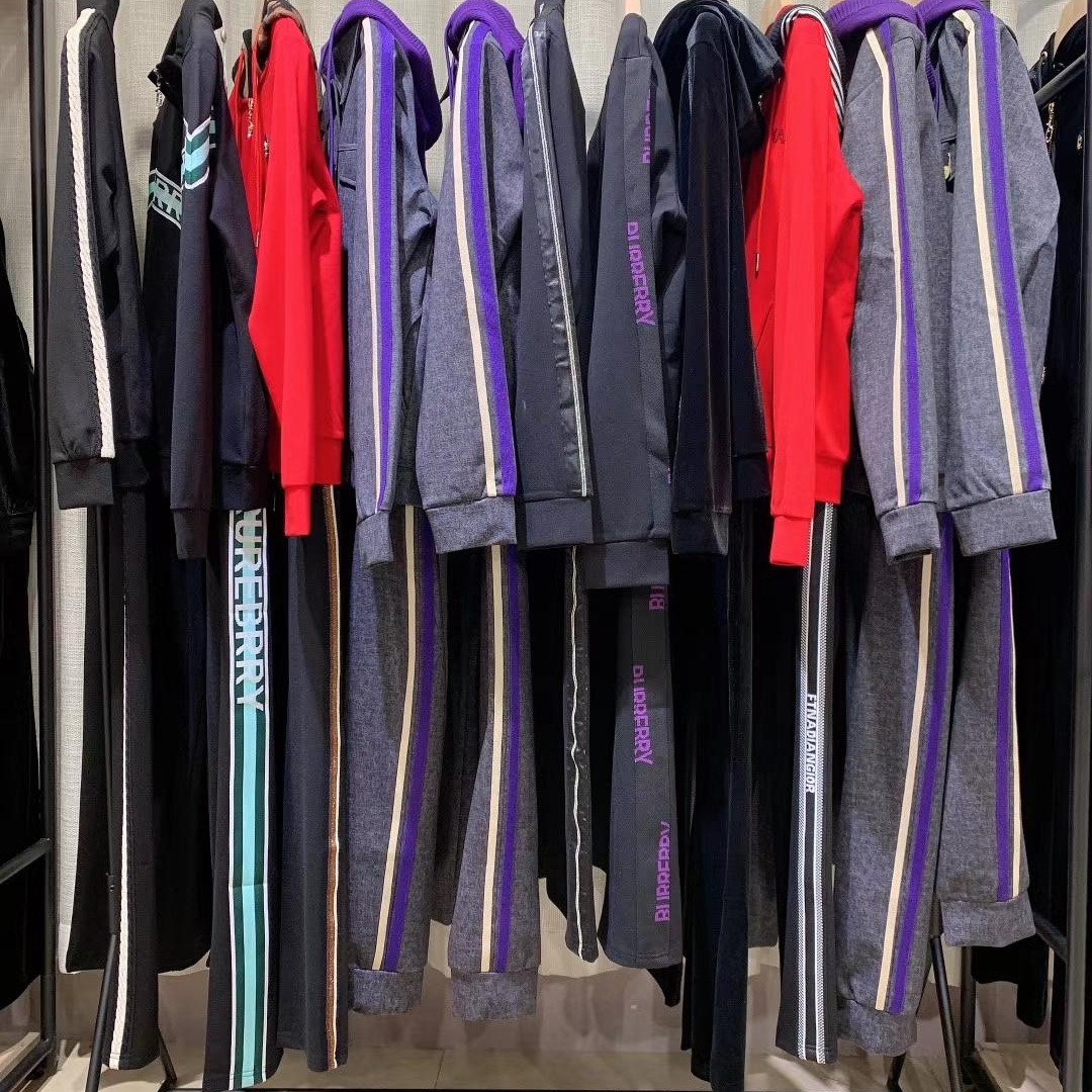鸿星米莱套装2020年冬款运动休闲套装折扣女装批发品牌服装厂家