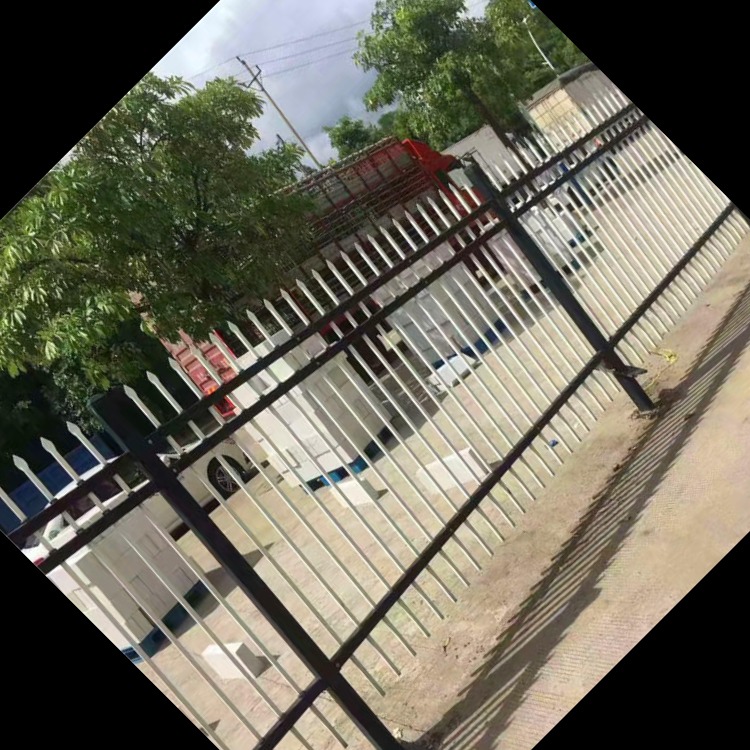 锌钢京式护栏 金色锌钢交通围栏厂 铁路公路护栏 国标质量 鼎佳