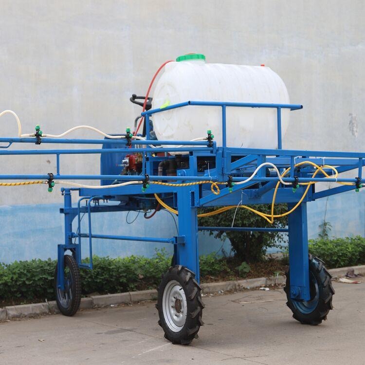 新疆乘坐式小麦玉米打药机 乘坐风送式打药机 果园大棚农田杀虫喷雾机