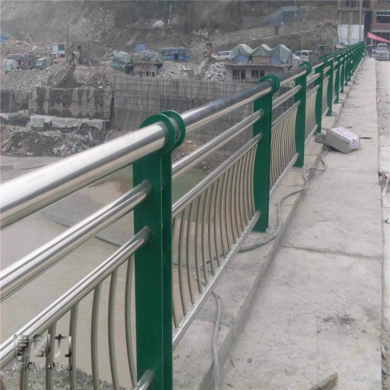 聚晟护栏 景观桥梁护栏 304静电喷涂方管护栏 Q235碳素钢管栏杆 聚晟马路防撞护栏