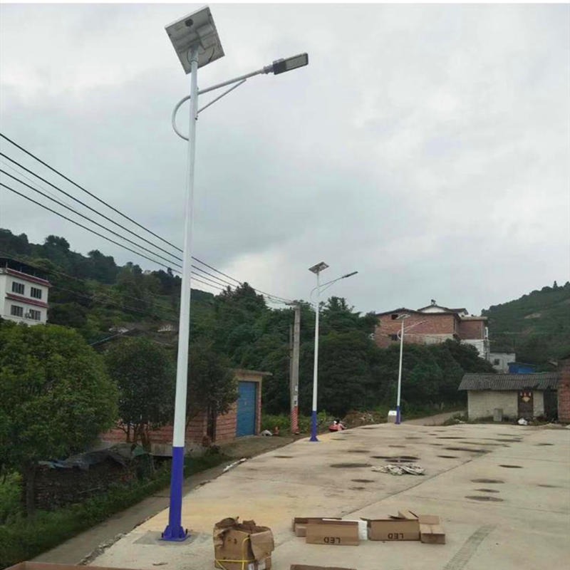 咸宁6米太阳能路灯供应 60W路灯头批发 小金豆飞机头路灯生产