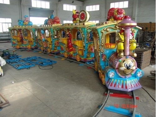 郑州大洋轨道小火车儿童游乐设备 儿童小火车 豪华轨道火车厂家示例图8