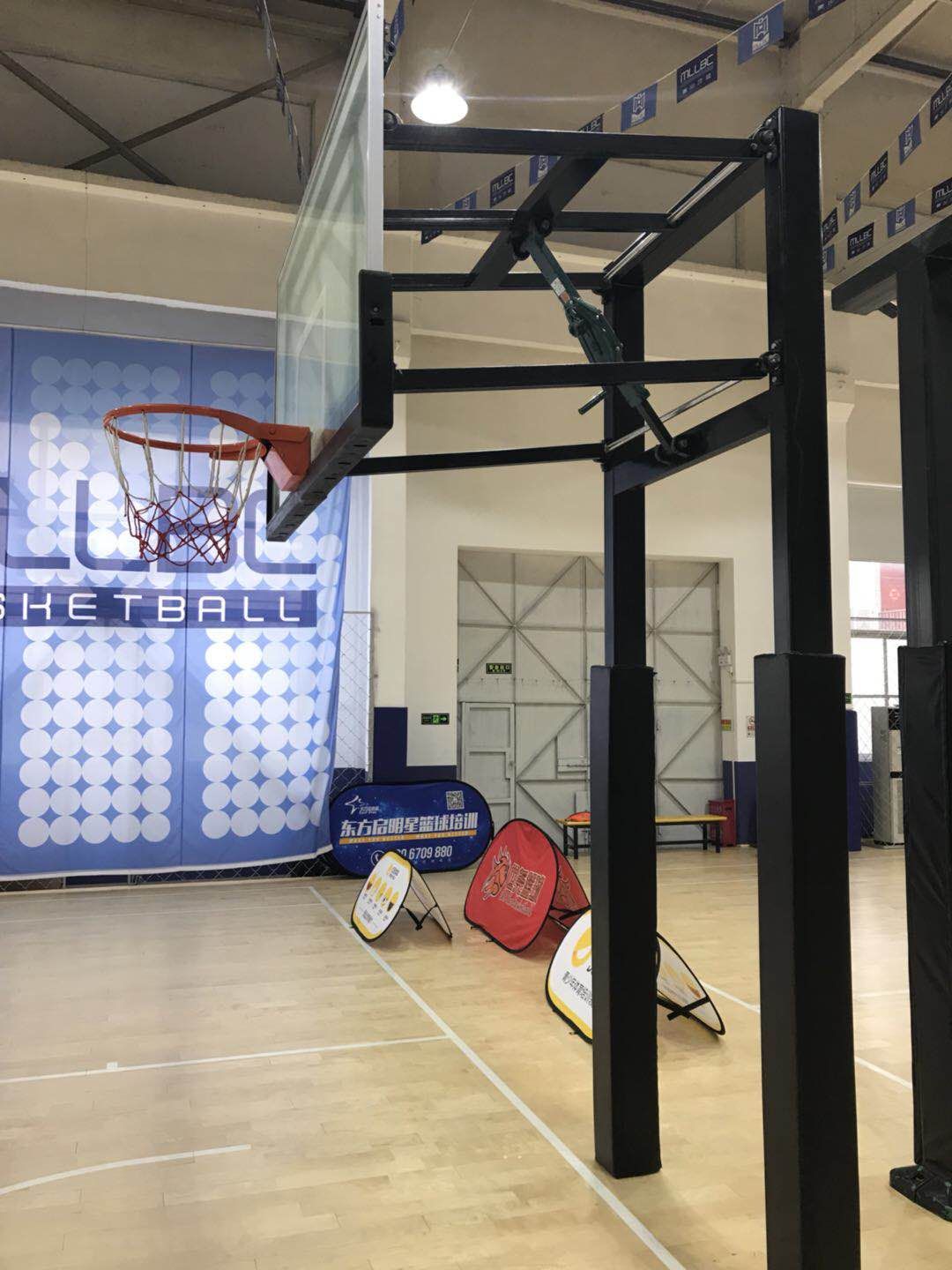 福建晶康牌配置钢化玻璃篮板固定式篮球架功能齐全
